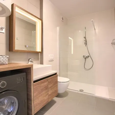 Apartment Beautiful Two-bedroom Seaside In *